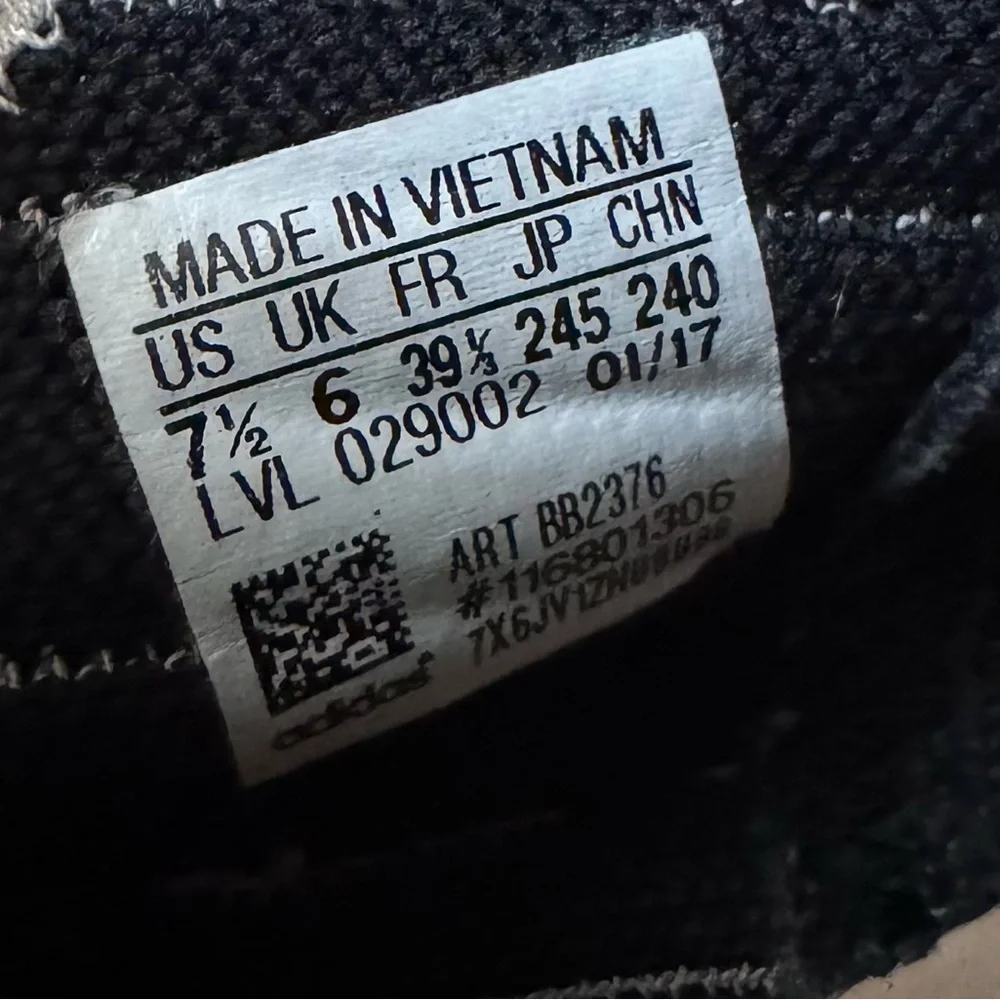 Adidas NMD R1 - Picture 6 of 9